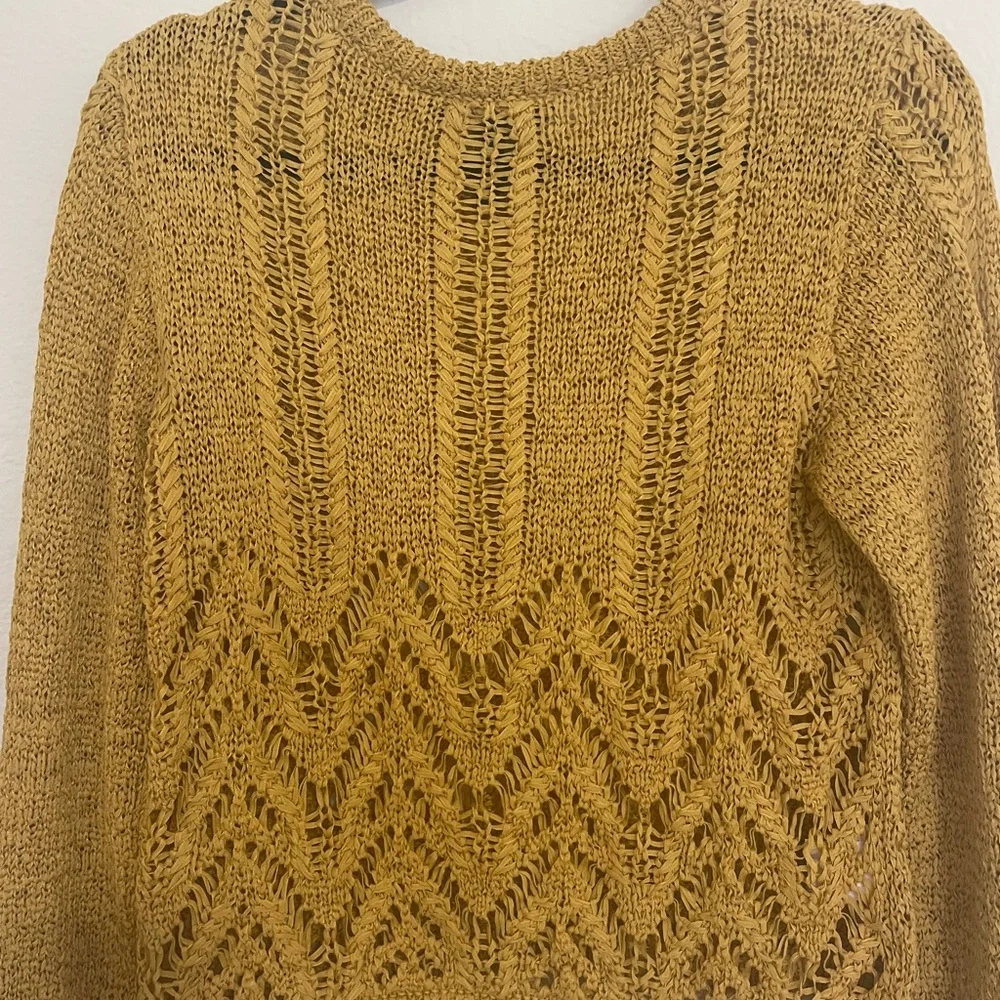 Golden mustard yellow open knit crochet style sweater boho chic textured top - Picture 3 of 5